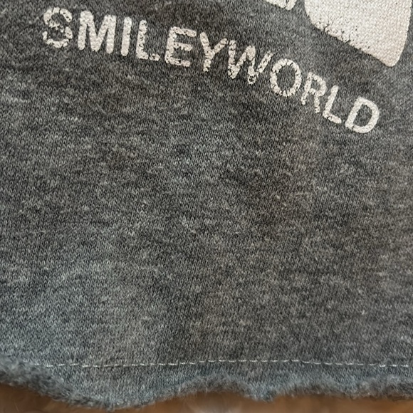 🙂SmileyWorld “Love Above All” Boxy Crew Neck Long Sleeve Sweatshirt ,Size M - Picture 9 of 13